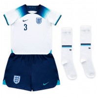 Billiga England Luke Shaw #3 Barnkläder Hemma fotbollskläder till baby VM 2022 Kortärmad (+ Korta byxor)